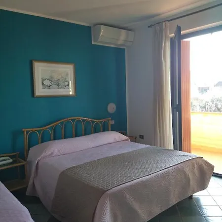 伊尔比安克斯皮诺旅馆 酒店 2*